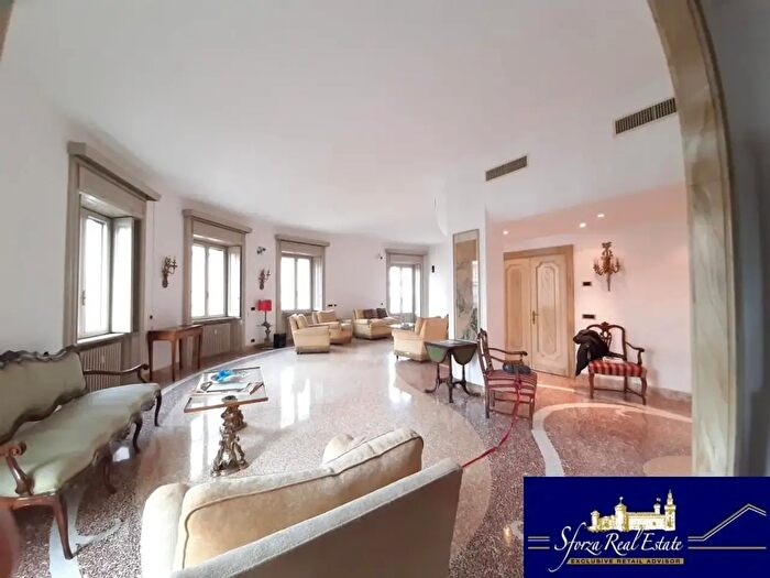 Appartamento con 5 locali in affitto in Viale Monte Nero, Milano