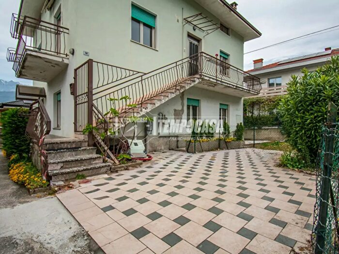 Appartamento quadrilocale in vendita in Viale Stazione BolognanoVignole, Arco