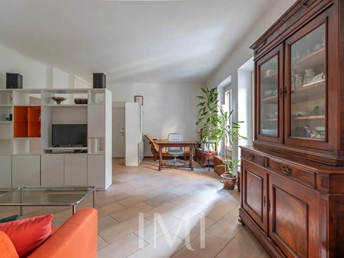 Appartamento trilocale in vendita in Corso San Gottardo, Milano