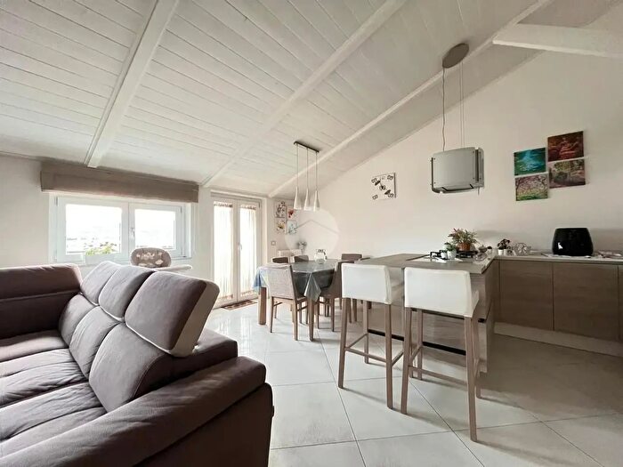 Appartamento quadrilocale in vendita in Via Marchesella, Giugliano In Campania