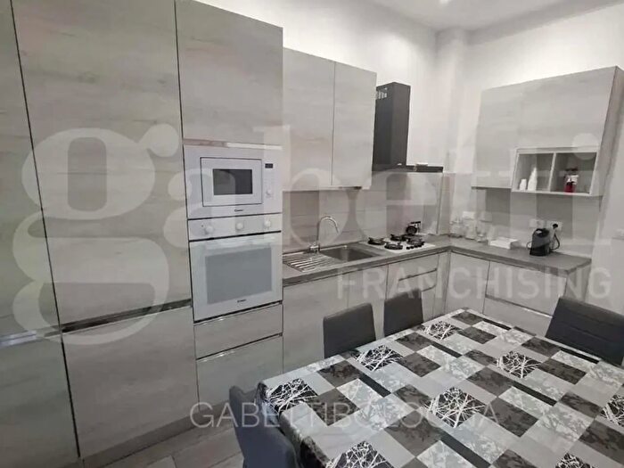 Appartamento quadrilocale in vendita in Via Pelagio Palagi, Bologna