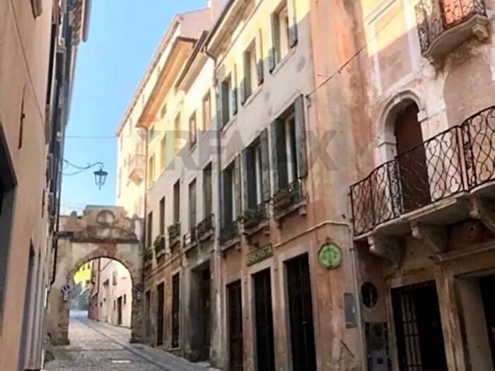 Appartamento con 9 locali in vendita in con Attico Via Roma a, Vittorio Veneto