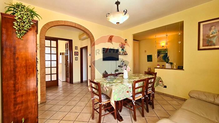 Appartamento con 5 locali in vendita in Empoli