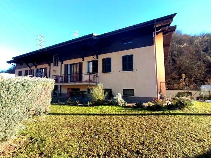 Casa con 6 locali in vendita in Strada Provinciale BrozzoNozza, Vestone