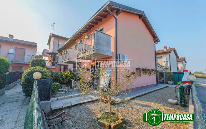 Casa trilocale in vendita in Via Roggia Cina, Trovo