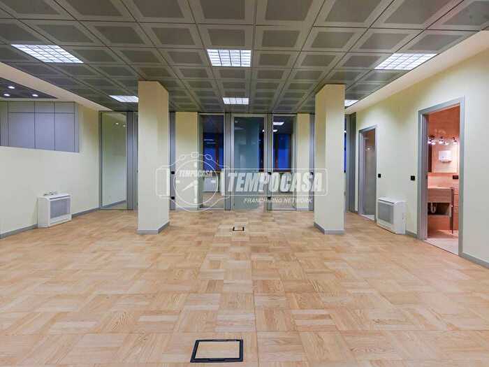 Appartamento quadrilocale in affitto in Viale Cassiodoro, Sempione, Milano