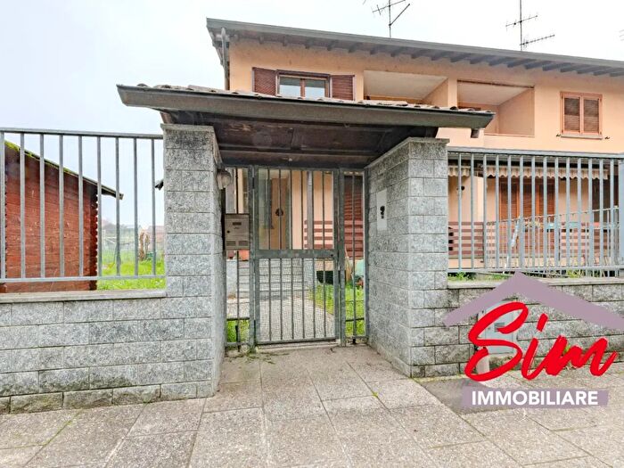 Casa quadrilocale in vendita in Via della Riotta Snc, Novara