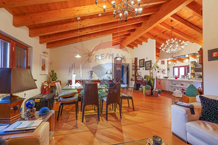 Appartamento quadrilocale in vendita in Via Giacomo Manzù, Osio Sopra