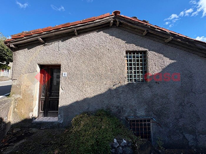 Casa con 5 locali in vendita in Via Parco della Rimembranza Sassi Snc, Molazzana