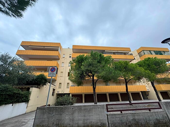 Appartamento quadrilocale in vendita in Grado Via Coronelli, Grado