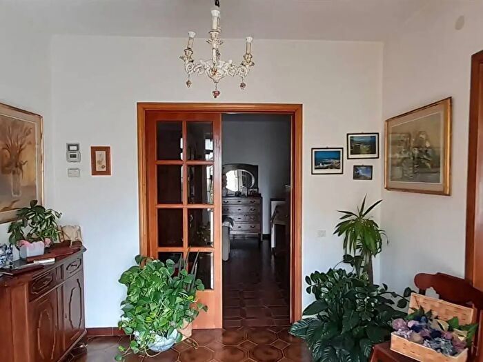 Appartamento con 6 locali in vendita in Cecina