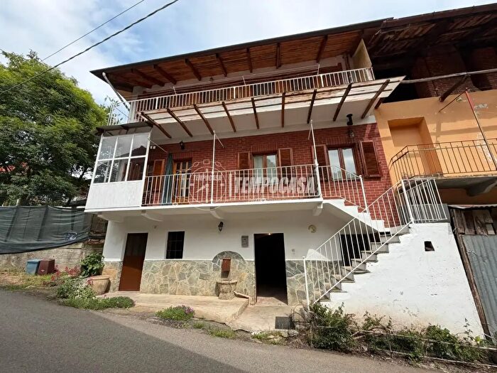 Casa quadrilocale in vendita in Strada Vallossera, Rocca Canavese