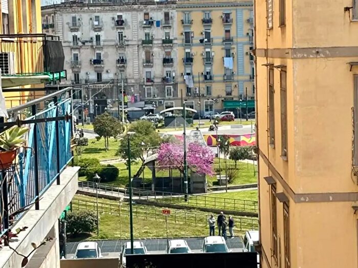 Appartamento bilocale in vendita in Via Campania, Napoli