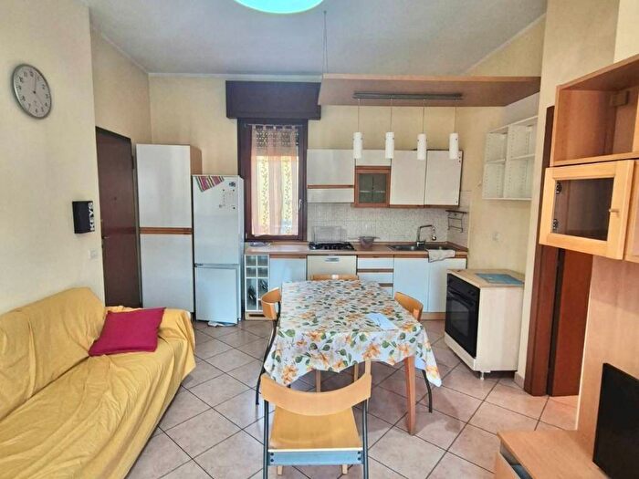 Casa trilocale in affitto in Via Cascina Carolina, Centro, Biassono