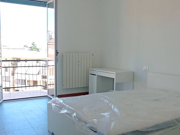 Appartamento con 5 locali in affitto in Via Anacreonte, Cimiano, Milano