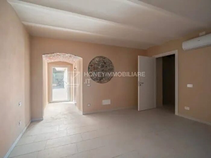 Appartamento quadrilocale in vendita in Via Camponesto, Sarzana