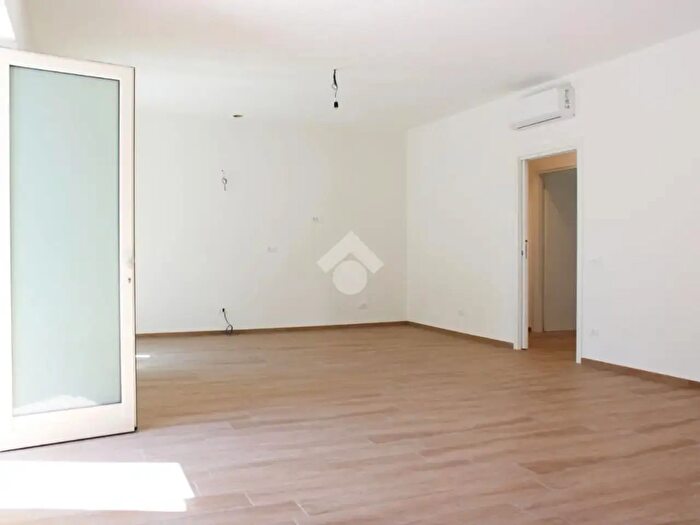 Appartamento quadrilocale in vendita in Via Rocco Scotellaro, Putignano