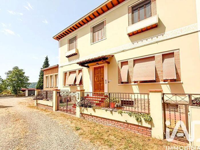 Casa con 9 locali in vendita in Via Via Santa Barbara, Signa