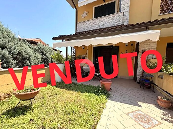 Appartamento trilocale in vendita in Curva dell Edera, Narni