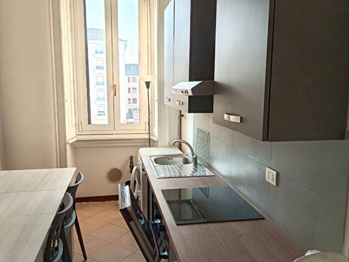 Appartamento quadrilocale in affitto in Via Spartaco, Montenero, Milano