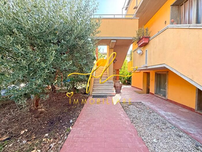Appartamento con 5 locali in vendita in Cecina