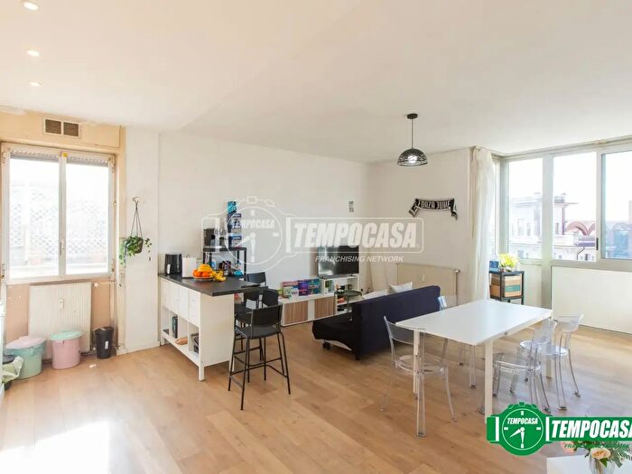 Appartamento trilocale in vendita in Viale Luigi Cadorna, Busto Arsizio