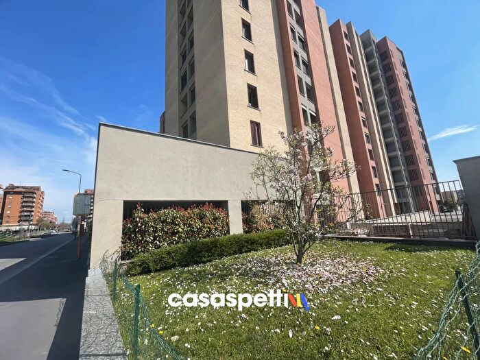 Appartamento trilocale in vendita in Via Roberto Tremelloni, Milano