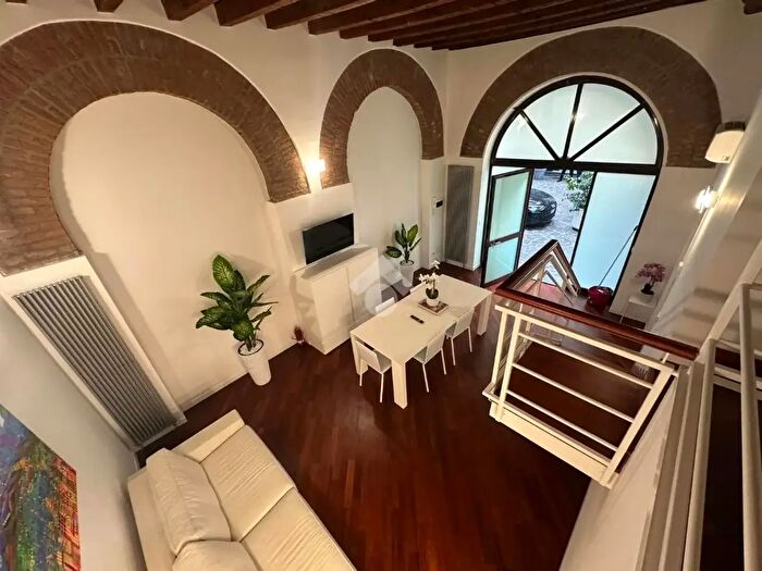 Appartamento trilocale in vendita in Via Ascanio Sforza, Milano