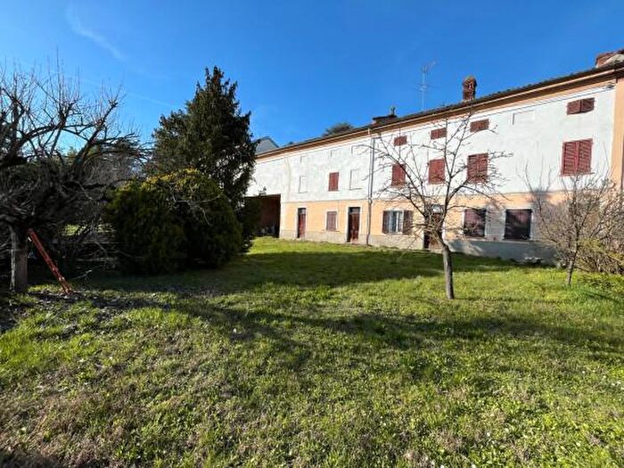 Casa con 6 locali in vendita in Via SantIlario, Pietra Marazzi