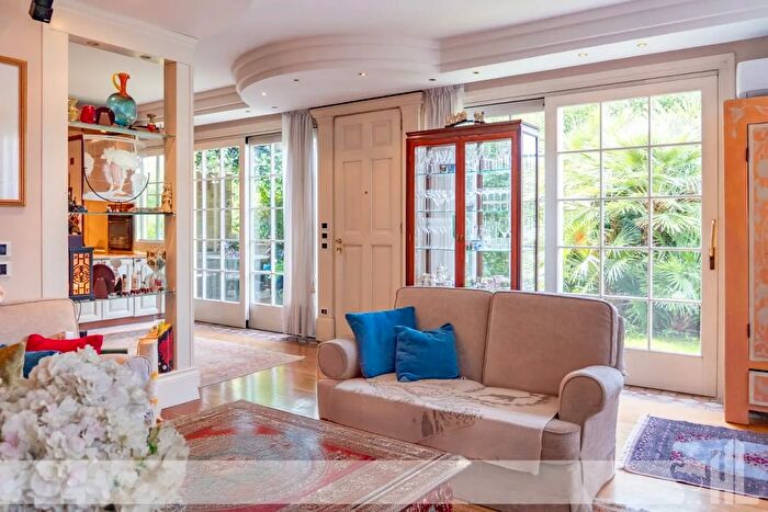 Casa con 5 locali in vendita in Paese