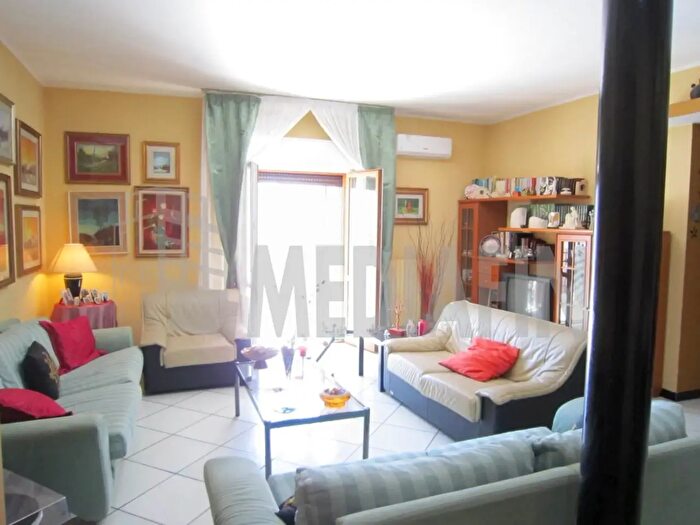 Appartamento con 8 locali in vendita in Via Arno, CoriglianoRossano