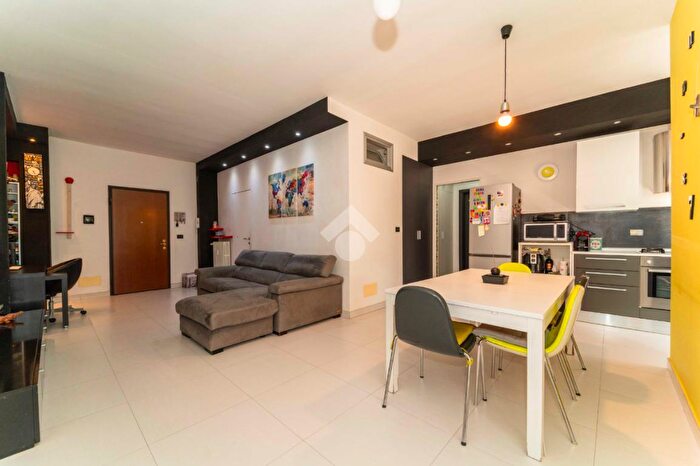 Appartamento quadrilocale in vendita in Via E Montanaro, Grugliasco