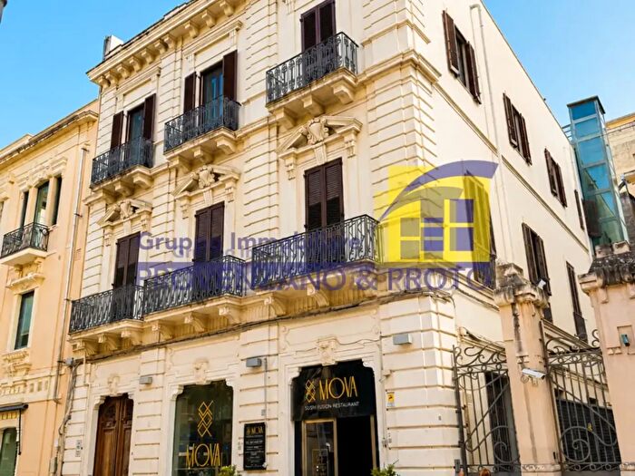 Appartamento quadrilocale in vendita in Piazza Vittoria, Brindisi