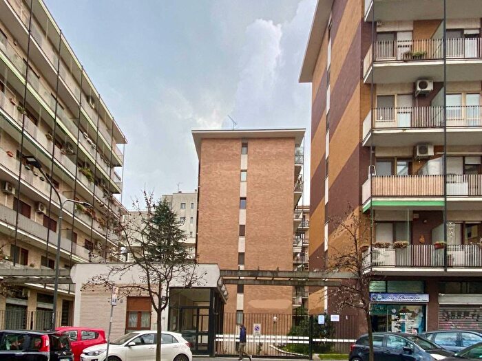 Appartamento trilocale in affitto in Via Giovanni Battista Piranesi, Porta Vittoria, Milano