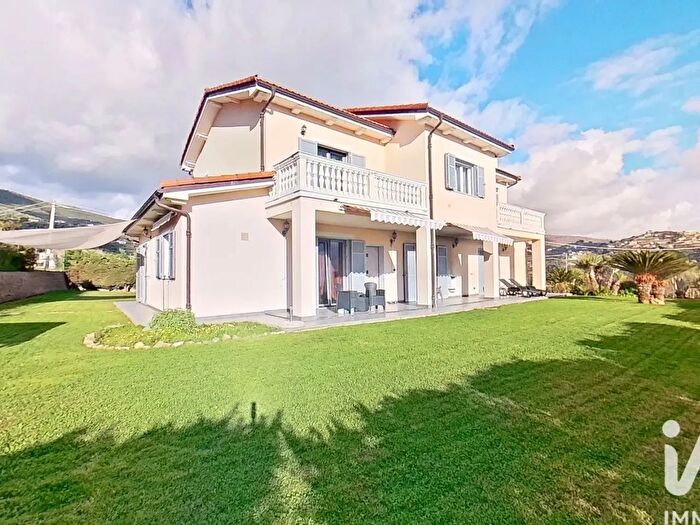 Casa con 6 locali in vendita in Via Regione Settemonti, Taggia