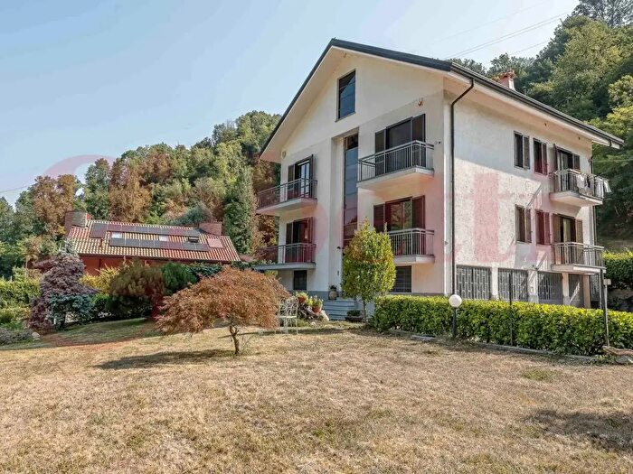 Casa con 13 locali in vendita in Strada Rivodora, Castiglione Torinese