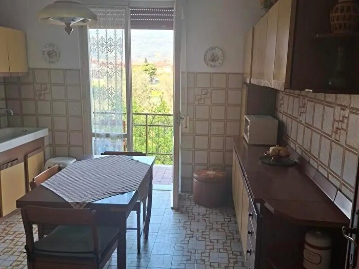 Appartamento quadrilocale in vendita in Luni