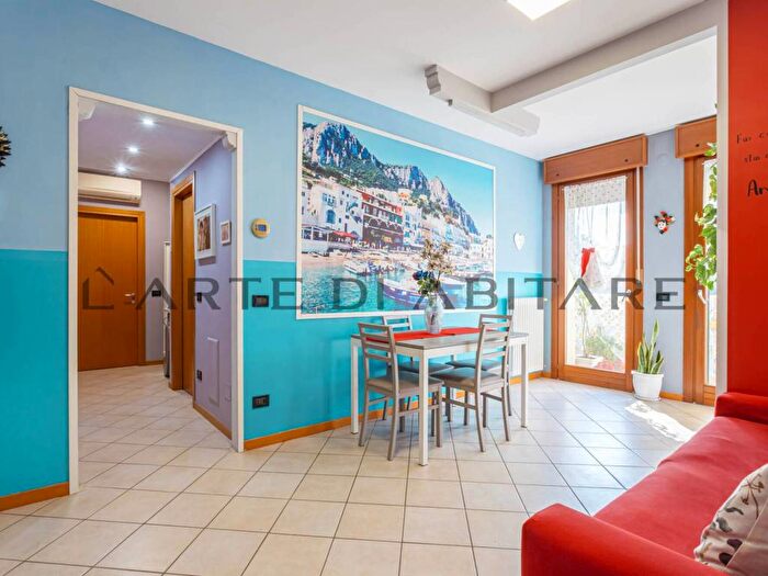 Appartamento quadrilocale in vendita in Via Martiri Giuliani e Dalmati, Centro, Fossò