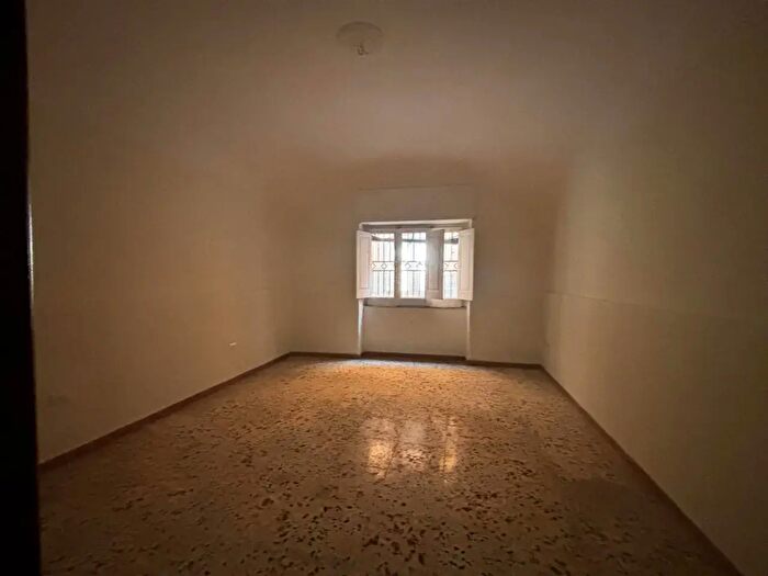 Appartamento bilocale in affitto in Via Curtoli, Torre Del Greco