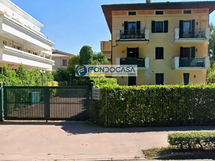 Appartamento bilocale in vendita in Via Agello, Desenzano Del Garda