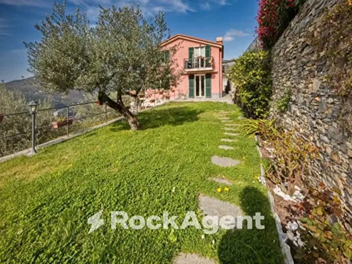 Appartamento trilocale in vendita in Frazione San Bartolomeo, Sori