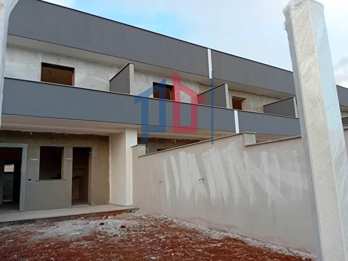 Casa trilocale in vendita in Via Treviso, Ardea