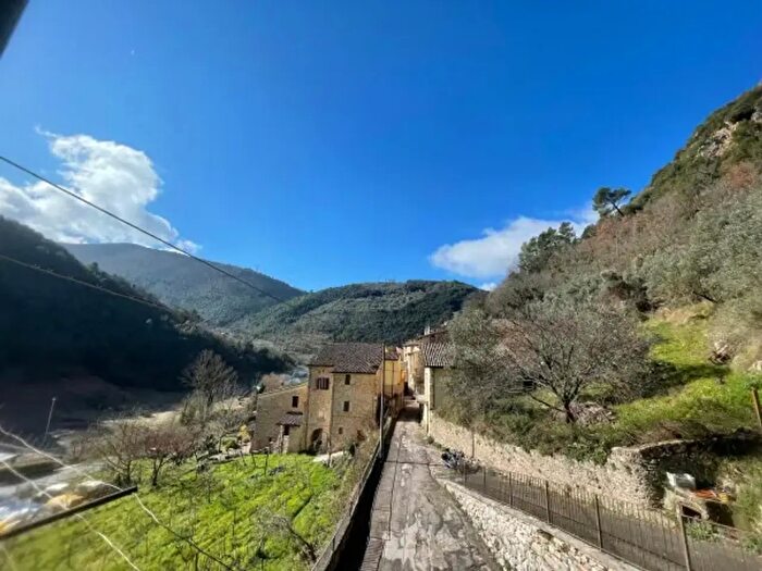 Appartamento trilocale in vendita in Via Dalmazia, Ferentillo