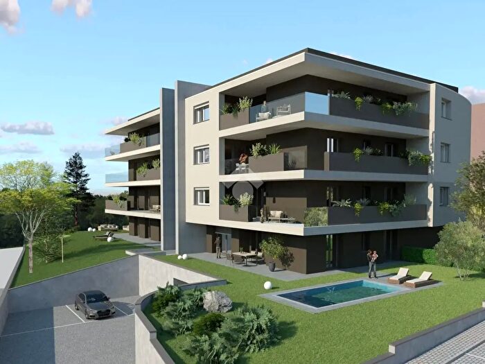 Appartamento trilocale in vendita in Via Lombardia, Cantu