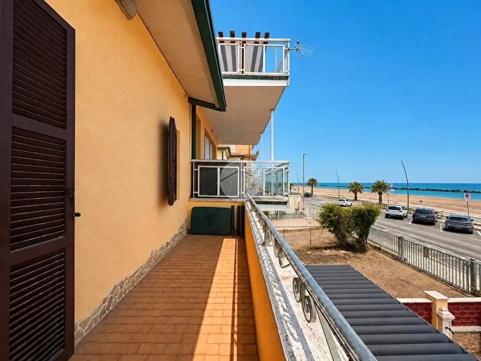 Appartamento trilocale in vendita in Viale Quattro Novembre, Civitanova Marche