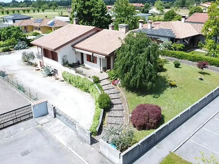 Casa trilocale in vendita in Via Enrico Fruch, Sedegliano