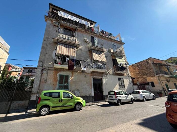 Appartamento bilocale in affitto in Via Canonico Cosimo Stornaiuolo, Secondigliano, Napoli