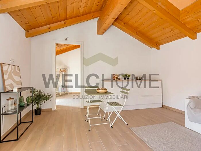 Appartamento bilocale in vendita in Via Varesina, Como