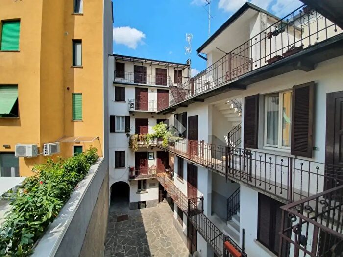 Appartamento bilocale in affitto in Via Luigi Canonica, Milano