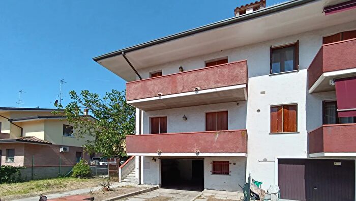 Casa con 5 locali in vendita in Piazza della Repubblica, Masi Torello